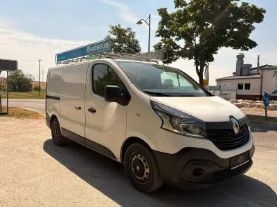 Gebraucht Renault Trafic Komfort 116 PS (85 kW) 2015 Weiß Van / Kleinbus