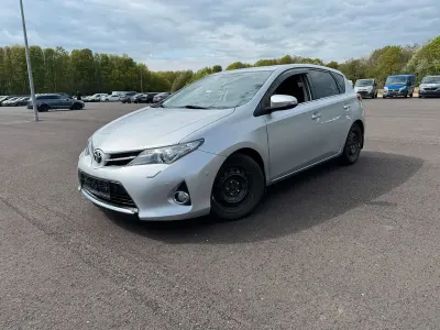 Gebraucht Toyota Auris Comfort 124 PS (91 kW) 2015 Grau Limousine