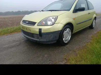 Używany Ford Fiesta 60 KM (44 kW) 2007 Żółty Hatchback