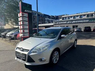 Używany Ford Focus Titanium 125 KM (91 kW) 2014 Srebrny Sedan/Limuzyna