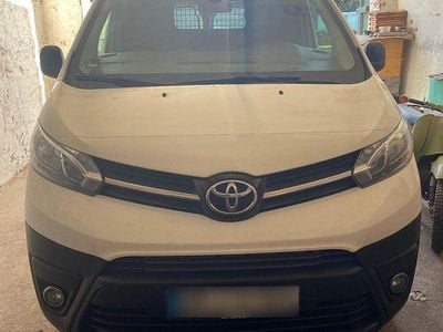 Gebraucht Toyota Proace Verso 100 kW (136 PS) 2022 Weiß Van / Kleinbus