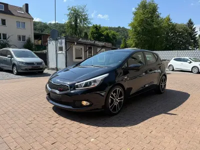Gebraucht Kia Ceed Attract 99 PS (72 kW) 2013 Schwarz Kleinwagen