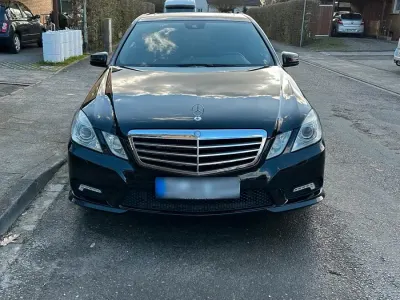 Używany Mercedes E500 AMG 388 KM (285 kW) 2011 Czarny Sedan/Limuzyna