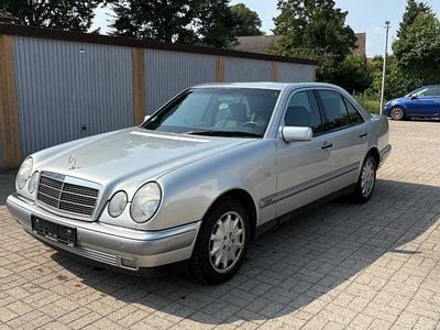 Mercedes E280