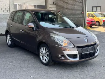 Gebraucht Renault Scénic III Luxe 140 PS (102 kW) 2010 Braun Van / Kleinbus
