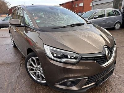 Braun Gebraucht 2017 Renault Scénic IV Intens Van / Kleinbus | 10.900 € (Guter Preis)