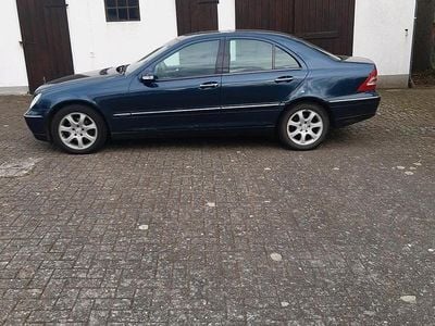 Gebraucht Mercedes C220 143 PS (105 kW) 2001 Blau Limousine