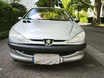 Gebraucht Peugeot 206 Premium 75 PS (55 kW) 2003 Silber Limousine