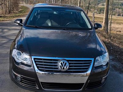 Gebraucht VW Passat 140 PS (102 kW) 2005 Braun Limousine