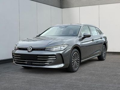 Oyster silver metallic/silber Neu 2025 VW Passat Elegance Kombi | 42.340 €