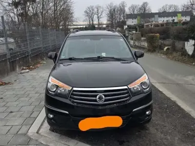 Gebraucht SsangYong Rodius 155 PS (114 kW) 2015 Schwarz Van / Kleinbus