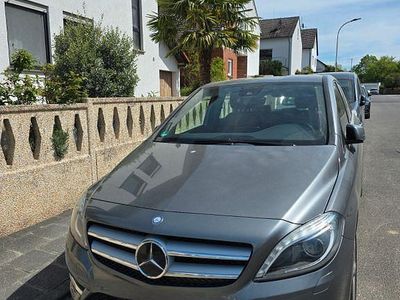 Second-hand Mercedes B220 170 CP (125 kW) 2013 Gri Monovolum