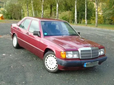 Brugt Mercedes 190 122 HK (89 kW) 1993 Rød Sedan