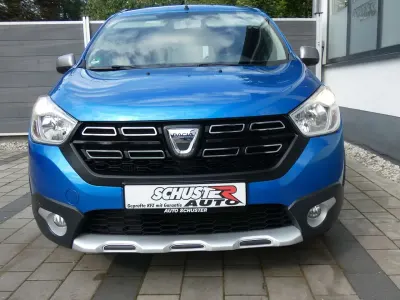 Gebraucht Dacia Lodgy Celebration 116 PS (85 kW) 2017 Blau Van / Kleinbus