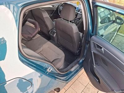 Gebraucht VW Golf VII Trendline 116 PS (85 kW) 2017 Grün Limousine