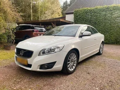 Gebraucht Volvo C70 Momentum 150 PS (110 kW) 2010 Weiß Cabrio