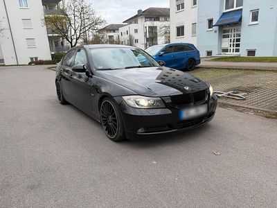Gebraucht BMW 318 143 PS (105 kW) 2007 Schwarz Limousine