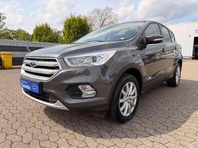 Gebraucht Ford Kuga Titanium 150 PS (110 kW) 2017 Grau SUV
