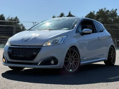 Gebraucht Peugeot 208 GTi 208 PS (152 kW) 2015 Weiß Kleinwagen