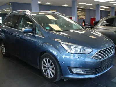 Używany Ford Grand C-Max Titanium 150 KM (110 kW) 2019 Niebieski Minivan