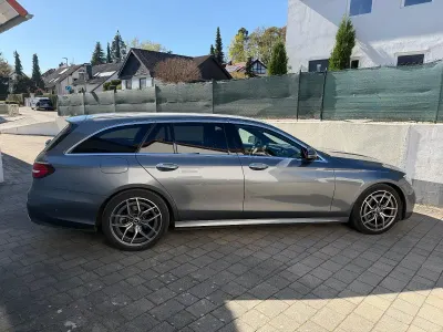Gebraucht Mercedes E220 AMG 200 PS (147 kW) 2023 Grau Kombi