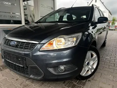 Gebraucht Ford Focus 101 PS (74 kW) 2010 Grau Kombi