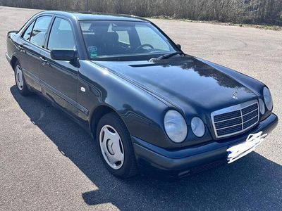 Mercedes E200