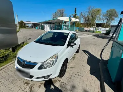 Gebraucht Opel Corsa 65 PS (47 kW) 2009 Weiß Kleinwagen