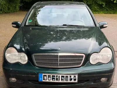 Gebraucht Mercedes C180 143 PS (105 kW) 2003 Grün Limousine