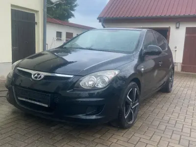 Gebraucht Hyundai i30 109 PS (80 kW) 2009 Schwarz Kleinwagen