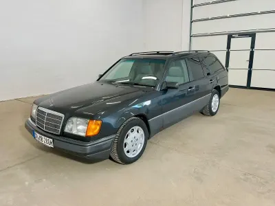 Gebraucht Mercedes E280 193 PS (141 kW) 1995 Schwarz Kombi