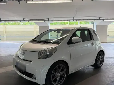 Second-hand Toyota iQ 98 CP (72 kW) 2010 Alb Hatchback