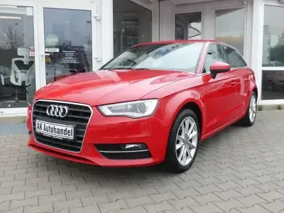 Gebraucht Audi A3 Ambiente 180 PS (132 kW) 2013 Rot Limousine