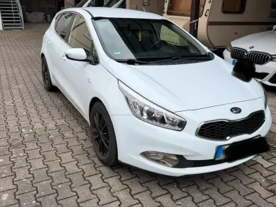 Gebraucht Kia Ceed 136 PS (100 kW) 2015 Weiß Kleinwagen