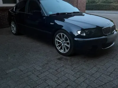 Gebraucht BMW 320 170 PS (125 kW) 2002 Blau Limousine