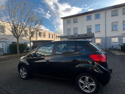 Gebraucht Kia Venga 128 PS (94 kW) 2011 Schwarz Kleinwagen