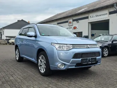 Gebraucht Mitsubishi Outlander P-HEV Intense 121 PS (88 kW) 2014 Silber SUV