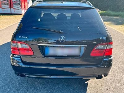 Mercedes E320