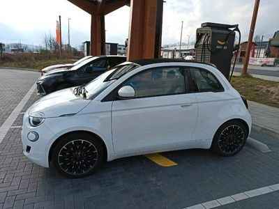 gebraucht Fiat 500e Cabrio weiß ACC Co Driver Winter Style