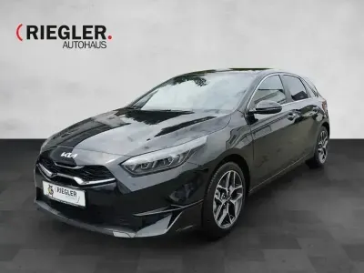 Neu Kia Ceed Spirit 140 PS (102 kW) 2025 Schwarz Kleinwagen