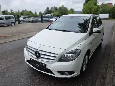 Gebraucht Mercedes B180 122 PS (89 kW) 2012 Van / Kleinbus