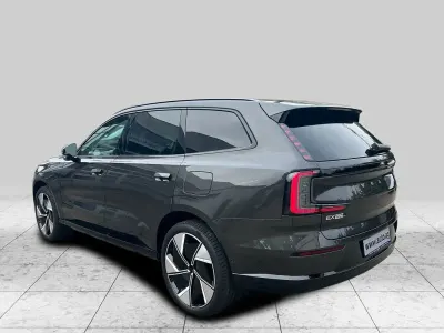 Begagnad Volvo EX90 Ultra 300 kW (408 HK) 2024 Grå SUV