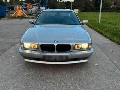 BMW 728