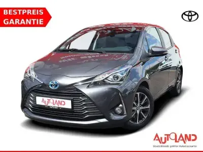 Gebraucht Toyota Yaris Hybrid Club 101 PS (74 kW) 2019 Grau metallic Kleinwagen