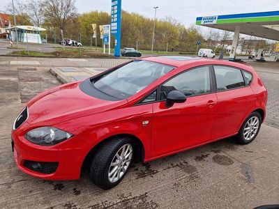 Usata Seat Leon 105 CV (77 kW) 2011 Rosso Utilitaria