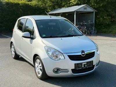 Gebraucht Opel Agila 95 PS (69 kW) 2011 Silber Kleinwagen