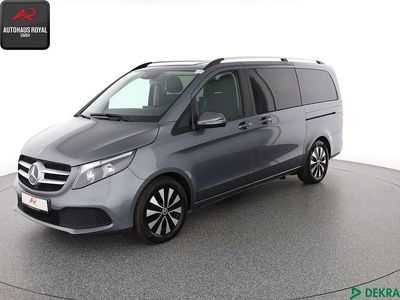 Selenitgrau Gebraucht 2022 Mercedes V220 Van / Kleinbus | 40.880 € (Fairer Preis)