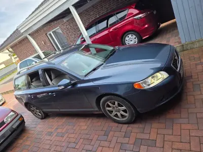 Gebraucht Volvo V70 185 PS (136 kW) 2008 Blau Kombi