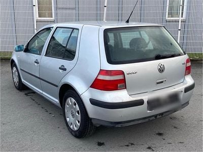 Silber Gebraucht 2002 VW Golf IV Kleinwagen | 1.790 € (Guter Preis)