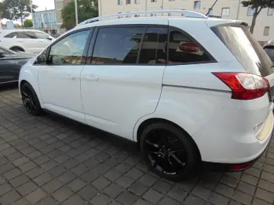 Używany Ford Grand C-Max Cool & Connect 120 KM (88 kW) 2017 Biały Minivan